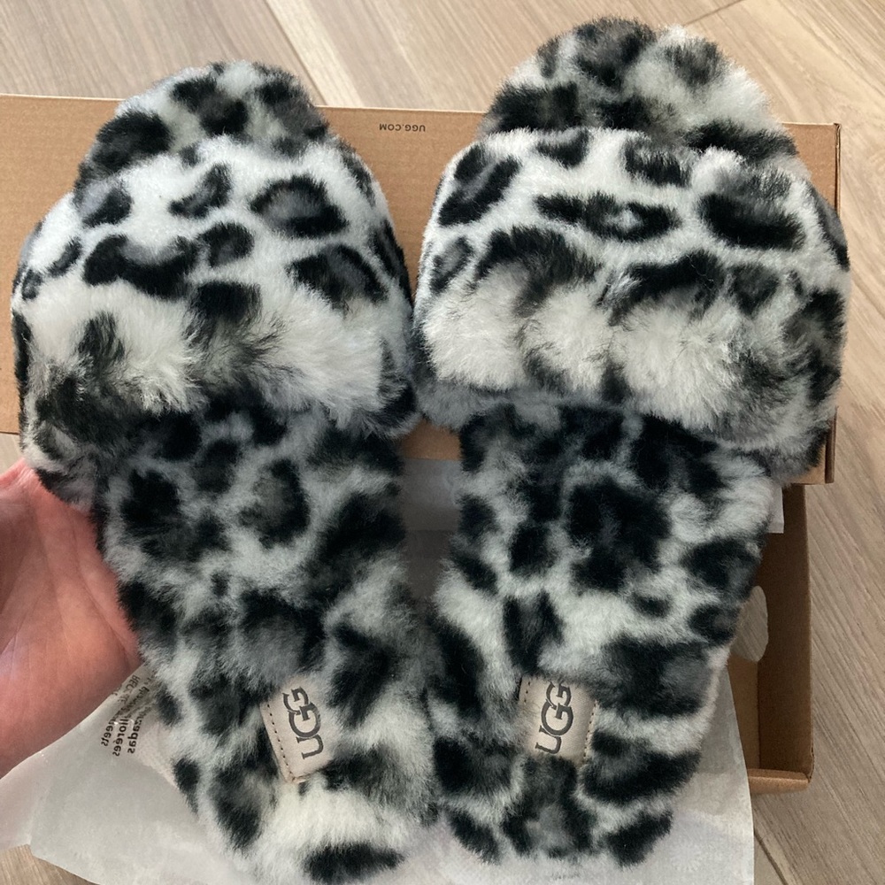 Ugg fluff slide
